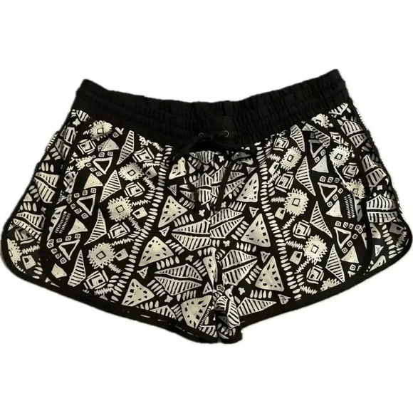 No Boundaries Pants - No Boundaries Black and White Athletic Shorts